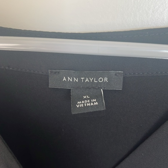Ann Taylor Top - Picture 2 of 4
